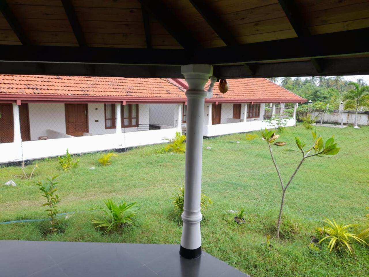 Hotel Blu Marine Nilaveli Trincomalee Exterior foto